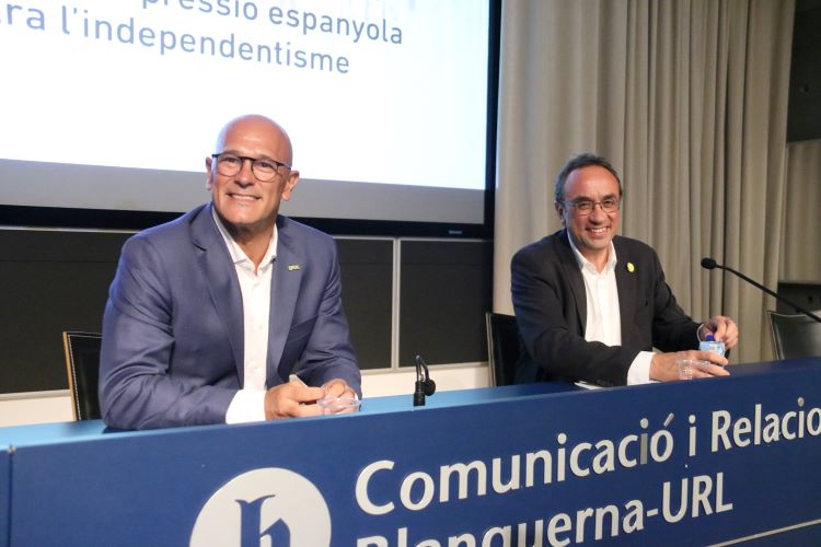 Former Catalan ministers Raül Romeva, left, and Josep Rull in Barcelona on September 2, 2022 (by Sílvia Jardí)